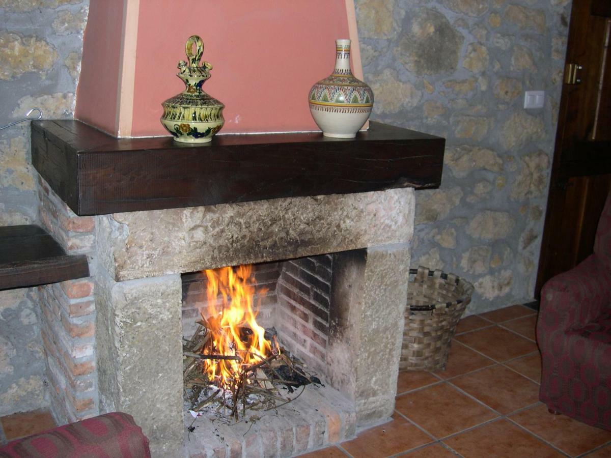 Turismo Rural El Sidron Guest House Pilona Exterior photo