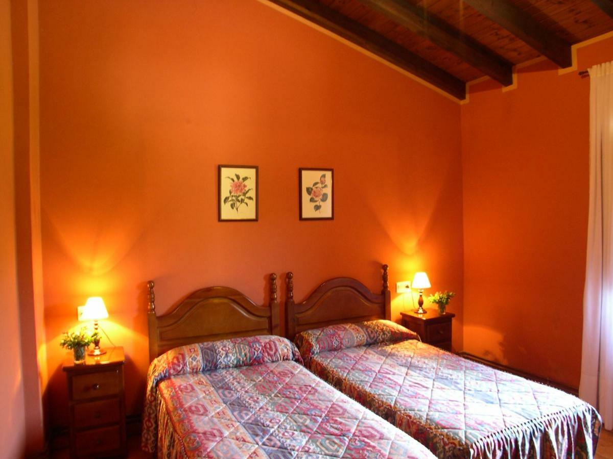 Turismo Rural El Sidron Guest House Pilona Exterior photo