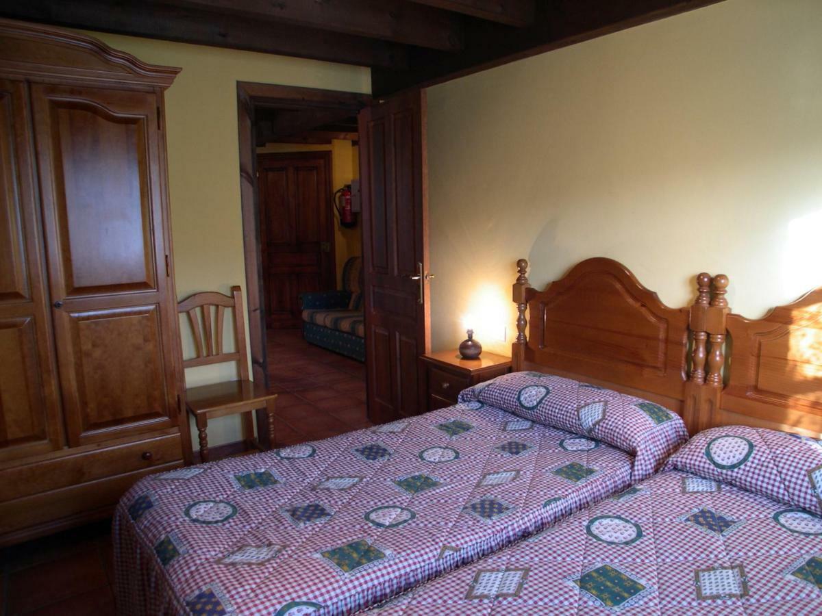 Turismo Rural El Sidron Guest House Pilona Exterior photo
